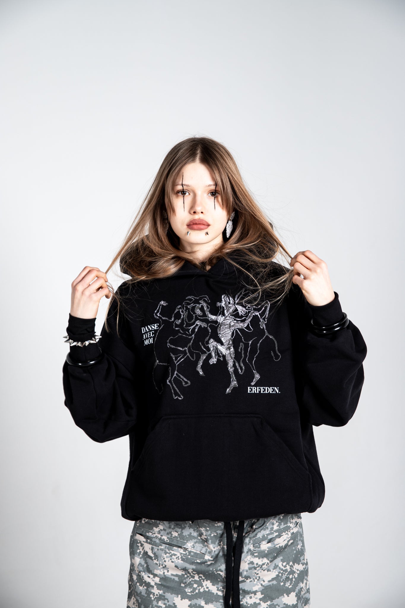 BLUZA Z KAPTUREM "DANSE AVEC MOI" ERFEDEN