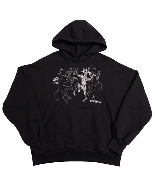 Czarna bluza z kapturem oversize z autorskim, białym nadrukiem tańczących postaci i napisem Danse Avec Moi od marki ERFEDEN.